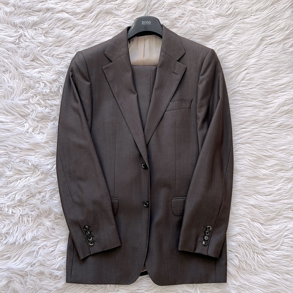 Hugo Boss men’s suit